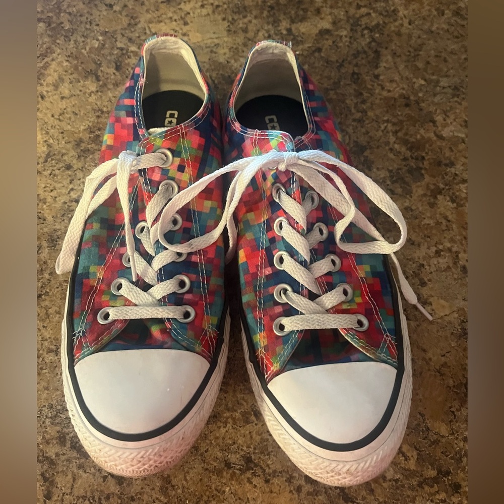 Converse pixels, multicolor sneakers women’s size 8, men’s size 6